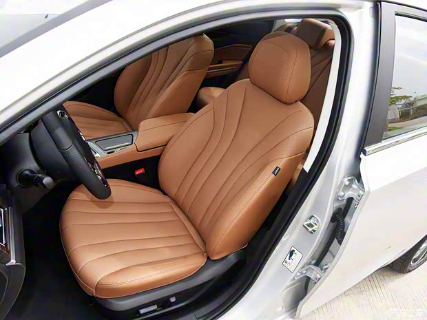 北京汽車 紳寶智道 2019款 260T 自動(dòng)高配型