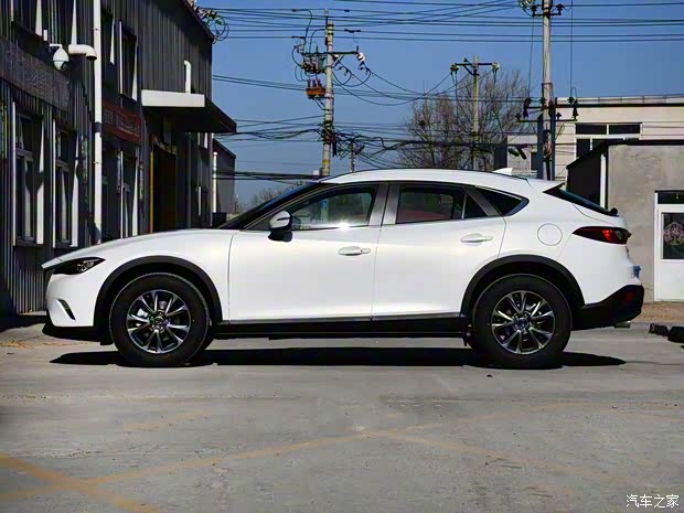 一汽馬自達 馬自達CX-4 2018款 2.0L 自動兩驅藍天品位升級版