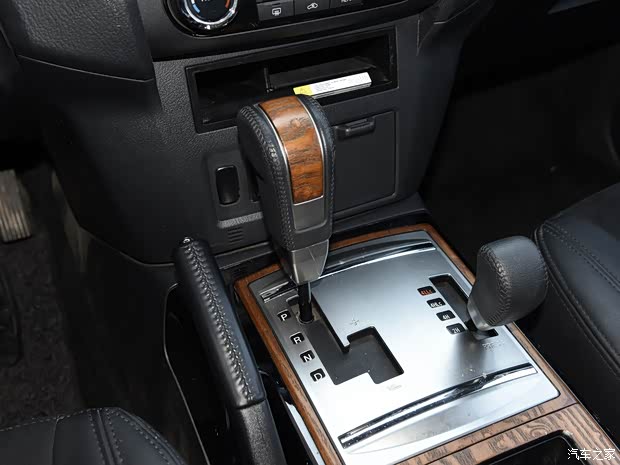 三菱(进口) 帕杰罗(进口) 2020款 3.0L 自动舒适版