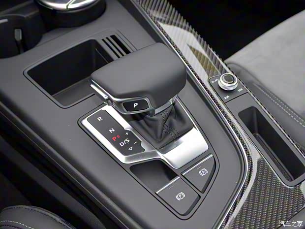 一汽-大众奥迪 奥迪A4L 2020款 45 TFSI quattro 臻选动感型