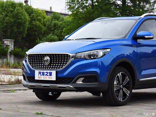 上汽集團(tuán) 名爵ZS 2018款 1.5L 手動(dòng)65寸巨幕天窗版