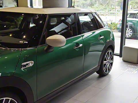 2020款 2.0T COOPER S 艺术家 五门版 2020款 2.0T COOPER S 艺术家 五门版