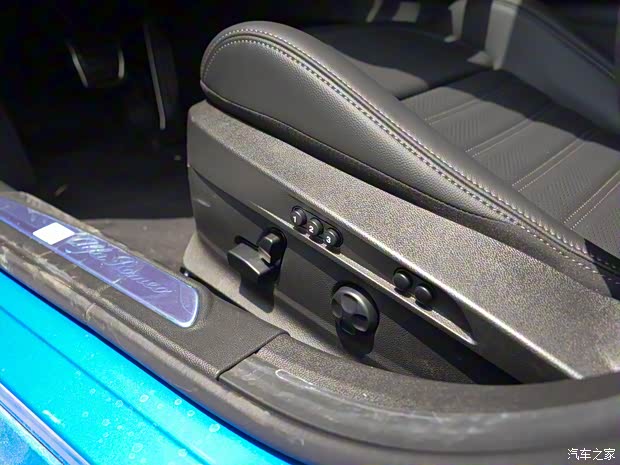 阿爾法·羅密歐 Giulia 2022款 2.0T 280HP Veloce 賽道版