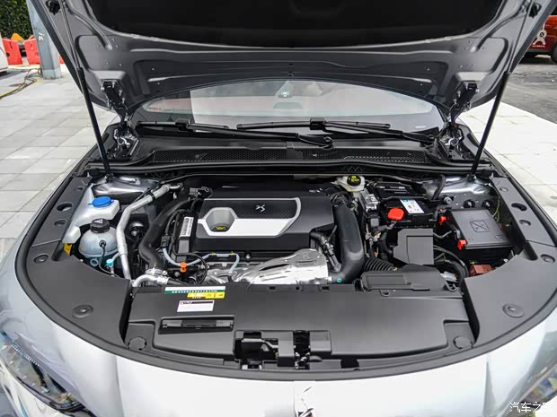 DS汽车 DS 9 2021款 45THP 歌剧院版 DS汽车 DS 9 2021款 45THP 歌剧院版