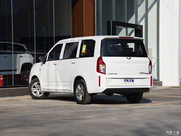 上汽通用五菱 五菱宏光PLUS 2019款 基本型