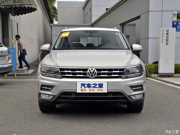 上汽大眾 途觀L 2018款 改款 330TSI 自動兩驅(qū)旗艦版