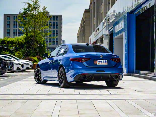 阿爾法·羅密歐 Giulia 2022款 2.0T 280HP Veloce 賽道版