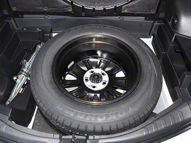 一汽丰田 RAV4荣放 2019款 2.0L CVT两驱风尚X限量版 国V