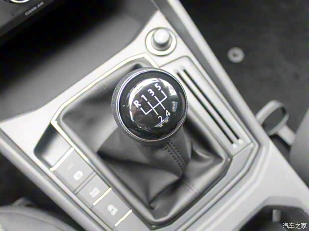 上汽大众 朗逸 2018款 1.5L 手动风尚版 上汽大众 朗逸 2018款 1.5L 手动风尚版