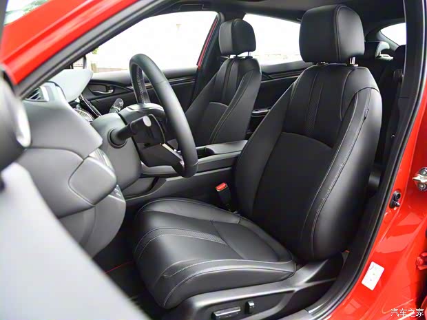 东风本田 思域 2021款 两厢 220TURBO CVT高配版