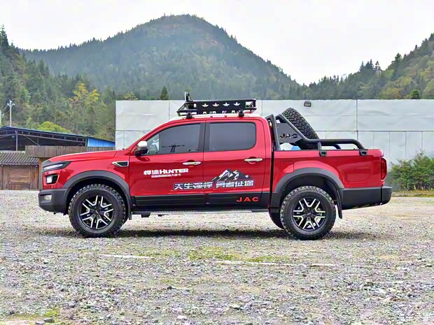 江淮汽车 悍途 2021款 2.0T商用版手动柴油四驱高配版标轴HFC4DB2-2E