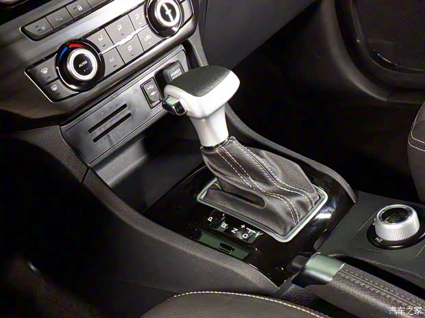 江西五十铃 D-MAX 2019款 3.0T基本型4JJ1-TC HI 江西五十铃 D-MAX 2019款 3.0T基本型4JJ1-TC HI