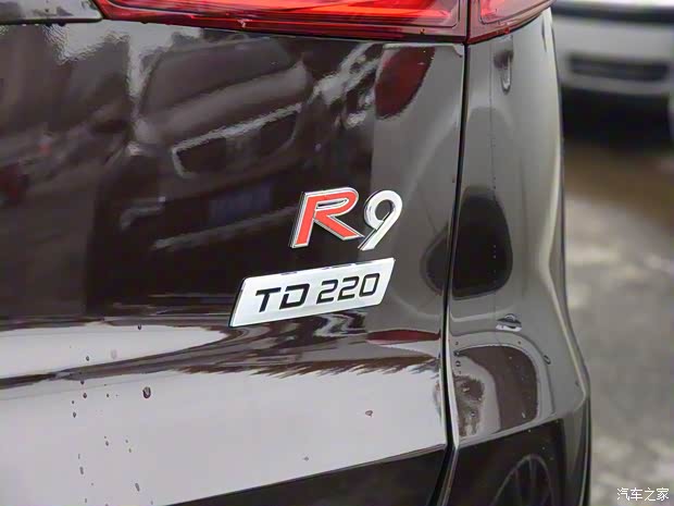 一汽奔腾 SENIA R9 2018款 1.2T 手动旗舰智享型 一汽奔腾 SENIA R9 2018款 1.2T 手动旗舰智享型