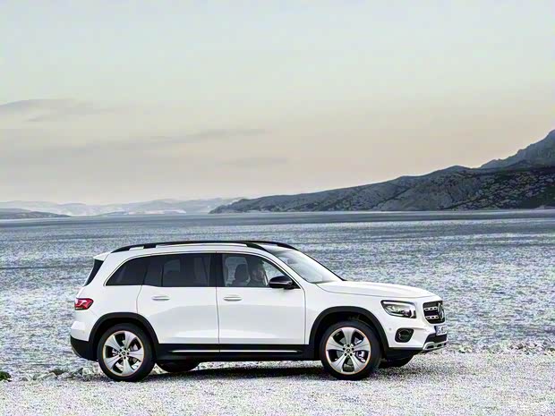 奔驰(进口) 奔驰GLB(海外) 2019款 基本型 奔驰(进口) 奔驰GLB(海外) 2019款 基本型