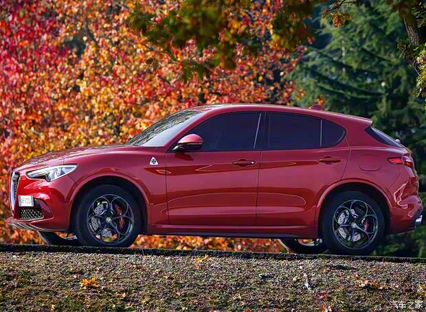 阿尔法·罗密欧 Giulia 2017款 2.9T 510HP 四叶草版