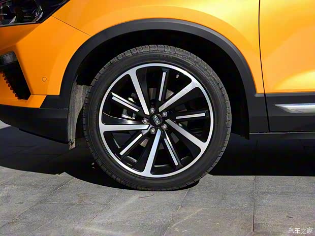 一汽奔腾 奔腾T77 2018款 试装车