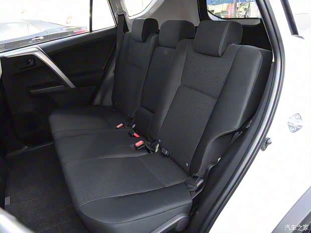 一汽丰田 RAV4荣放 2019款 2.0L CVT两驱风尚X限量版 国V