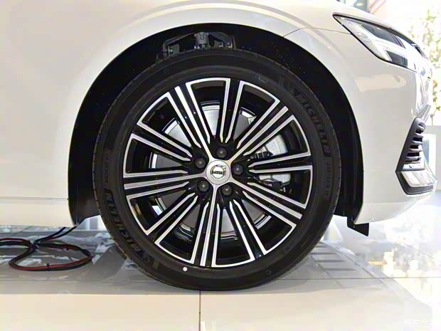 沃尔沃亚太 沃尔沃S60新能源 2020款 T8 E驱混动 四驱智逸豪华版