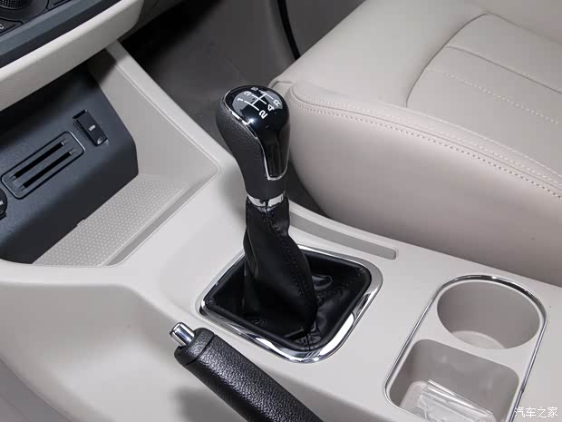 东风风行 菱智 2020款 M5 1.6L 7座基本型