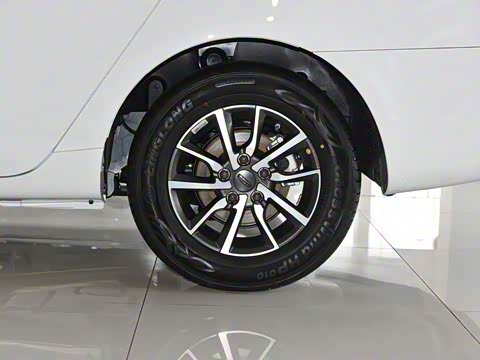 2019款 领军版 1.5L CVT豪华型 国VI 2019款 领军版 1.5L CVT豪华型 国VI