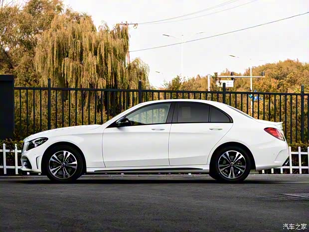 北京奔馳 奔馳C級 2020款 C 260 運(yùn)動(dòng)版
