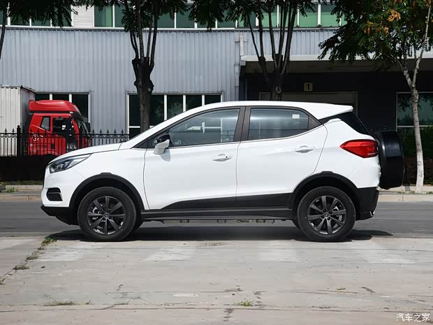 比亚迪 元新能源 2019款 改款 EV360 智联悦尚型