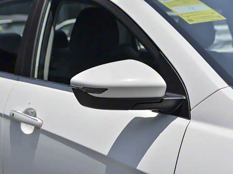 2019款 领军版 1.5L 手动向上互联型 国VI 2019款 领军版 1.5L 手动向上互联型 国VI