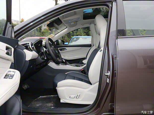 上汽集团 MG领航 2021款 300TGI 自动两驱Trophy智尊版