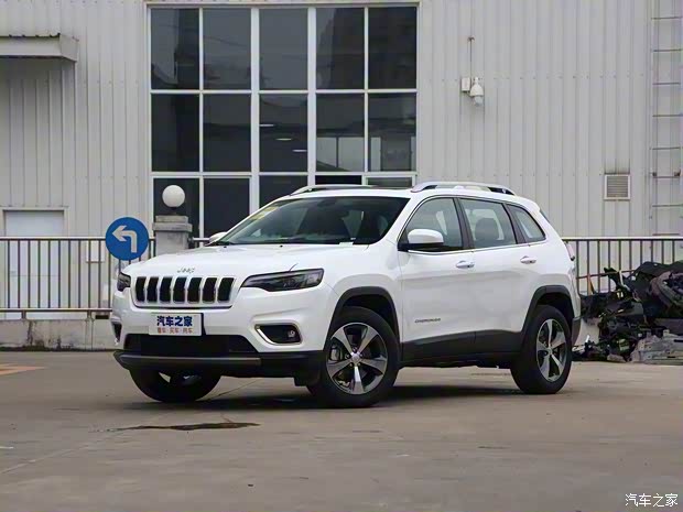 广汽菲克Jeep 自由光 2020款 2.0L 两驱安全升级版 广汽菲克Jeep 自由光 2020款 2.0L 两驱安全升级版