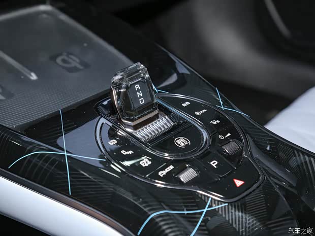 比亚迪 海豹 2022款 700km 长续航后驱版