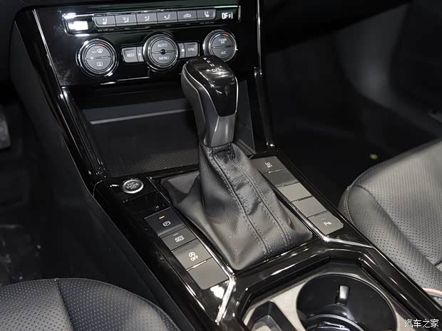 上汽大众 帕萨特 2019款 380TSI 豪华版