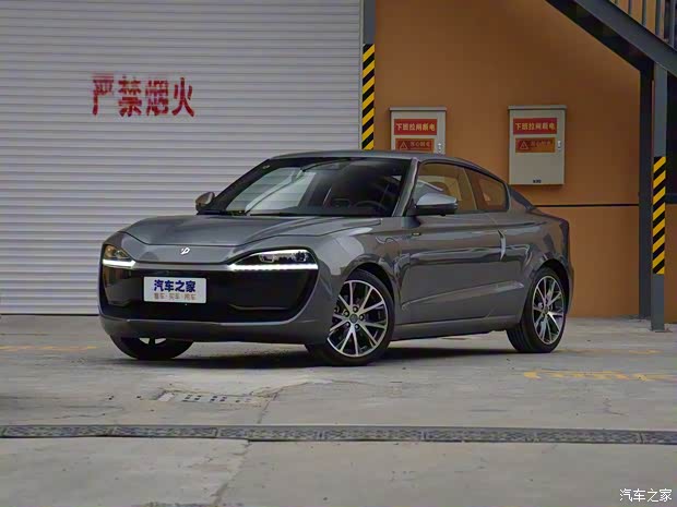 零跑汽车 零跑S01 2019款 380 Pro 零跑汽车 零跑S01 2019款 380 Pro