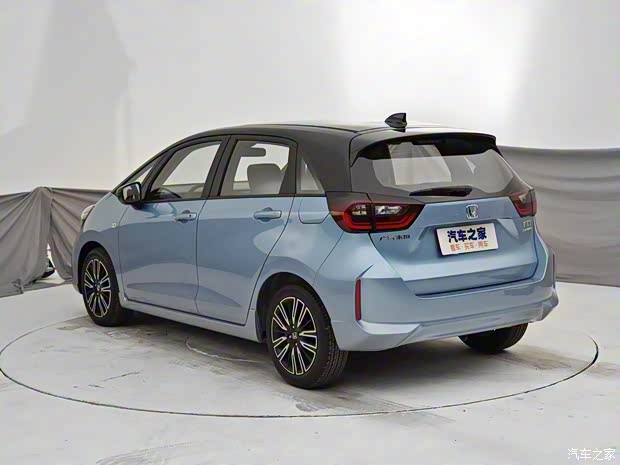 广汽本田 飞度 2021款 1.5L CVT Sport 潮跑Pro 顶配版