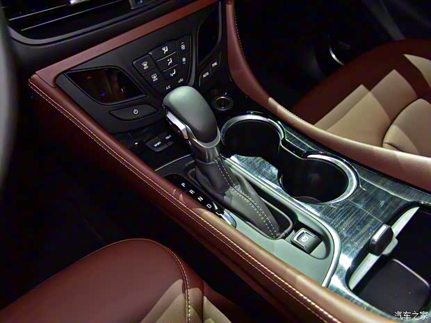 上汽通用别克 昂科威 2020款 28T 四驱全能运动旗舰型