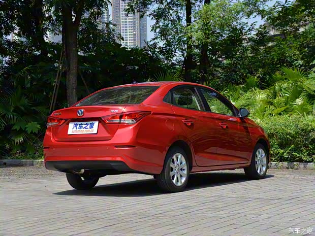 长安汽车 悦翔 2018款 1.5L DCT尊贵型 长安汽车 悦翔 2018款 1.5L DCT尊贵型