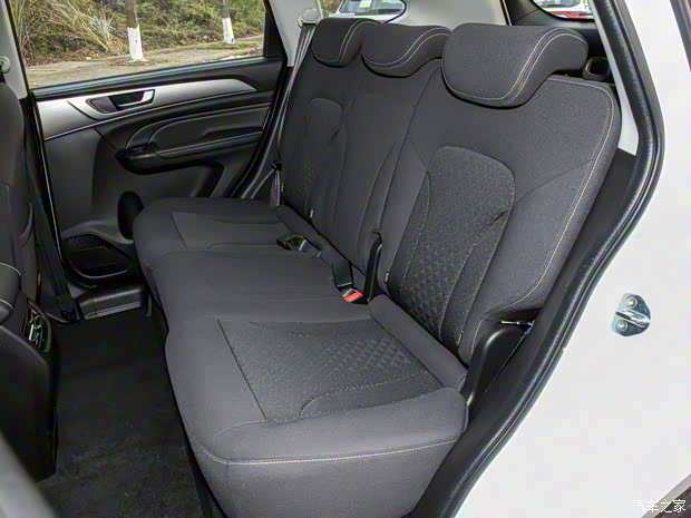 长城汽车 哈弗M6 2021款 PLUS 1.5T 手动精英智联型