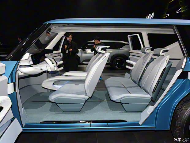 起亚(进口) 起亚EV9 2023款 基本型 起亚(进口) 起亚EV9 2023款 基本型