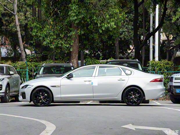 奇瑞捷豹路虎 捷豹XFL 2023款 XFL 2.0T P250 兩驅(qū)尊享豪華版