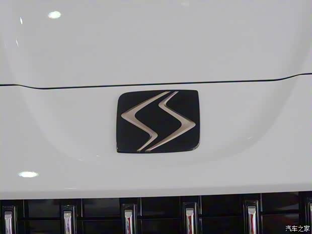 江汽集团 思皓X8 2021款 300T 手动豪华智联版 7座