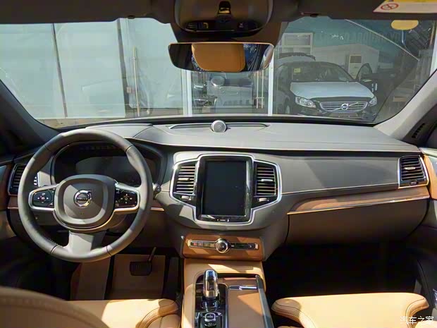 沃尔沃(进口) 沃尔沃XC90新能源 2017款 E驱混动 2.0T T8 智尊版 7座 沃尔沃(进口) 沃尔沃XC90新能源 2017款 E驱混动 2.0T T8 智尊版 7座