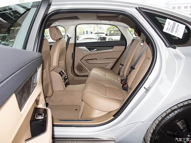 奇瑞捷豹路虎 捷豹XFL 2023款 XFL 2.0T P250 兩驅尊享豪華版