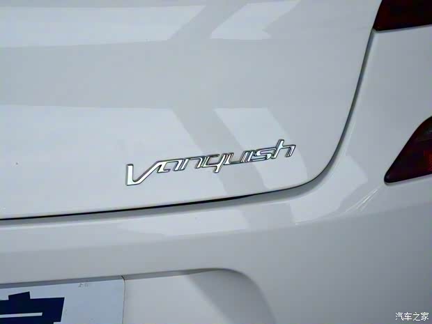 阿斯顿·马丁 Vanquish 2016款 Carbon White 阿斯顿·马丁 Vanquish 2016款 Carbon White