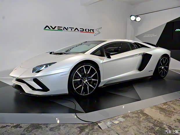 蘭博基尼 Aventador 2017款 AVENTADOR S