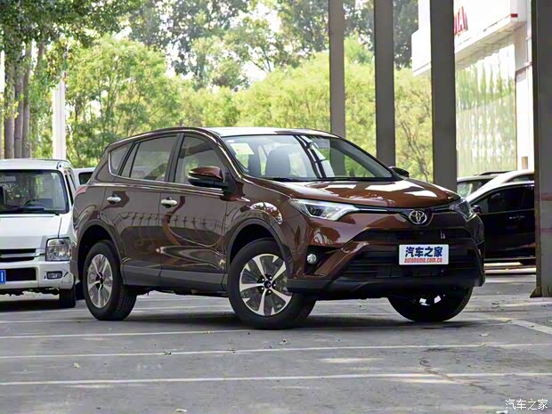 一汽丰田 RAV4荣放 2016款 2.0L CVT两驱风尚版 一汽丰田 RAV4荣放 2016款 2.0L CVT两驱风尚版
