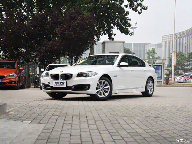 宝马(进口) 宝马5系(进口) 2015款 520i 典雅型 宝马(进口) 宝马5系(进口) 2015款 520i 典雅型