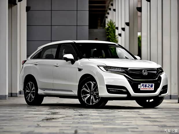 東風(fēng)本田 本田UR-V 2017款 240TURBO 兩驅(qū)豪華版