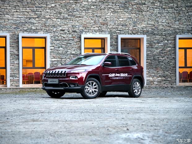 广汽菲克Jeep 自由光 2016款 2.4L 全能版