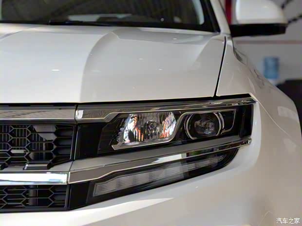 众泰汽车 大迈X7 2017款 1.8T 手动至尊型