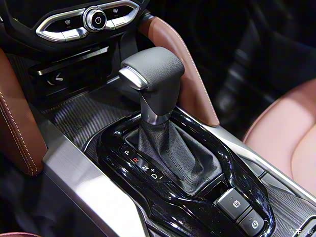 华晨中华 中华V6 2018款 1.5T 自动旗舰型