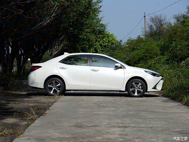 广汽丰田 雷凌 2016款 双擎 1.8H V CVT豪华版 广汽丰田 雷凌 2016款 双擎 1.8H V CVT豪华版